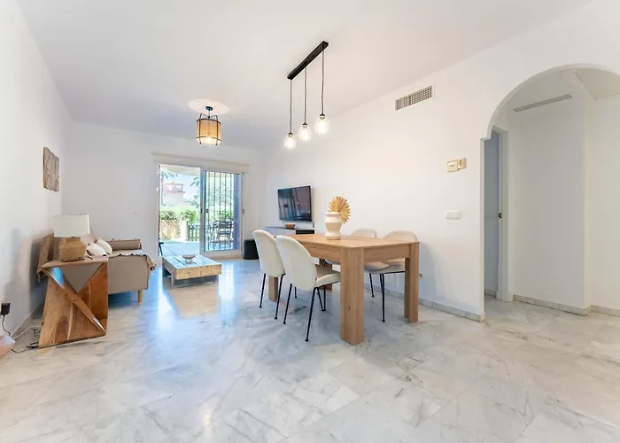 Apartmento En Con Acceso Directo A La Piscina! * Marbella