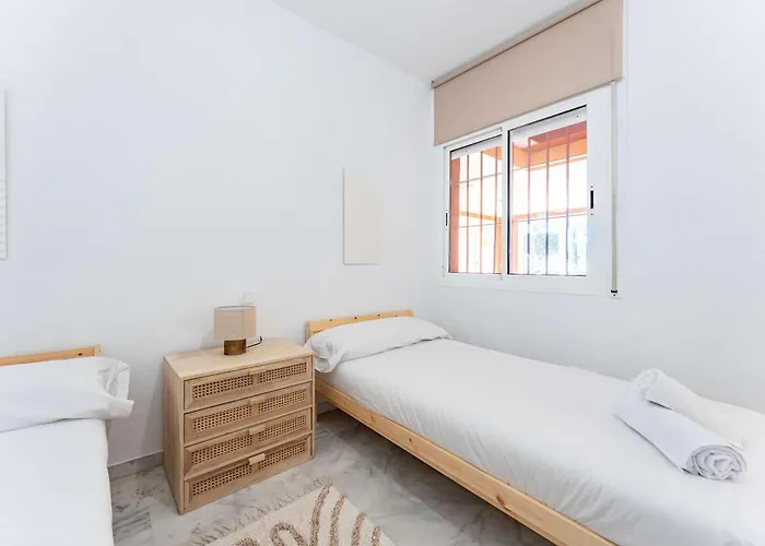 Apartmento En Con Acceso Directo A La Piscina! * Marbella