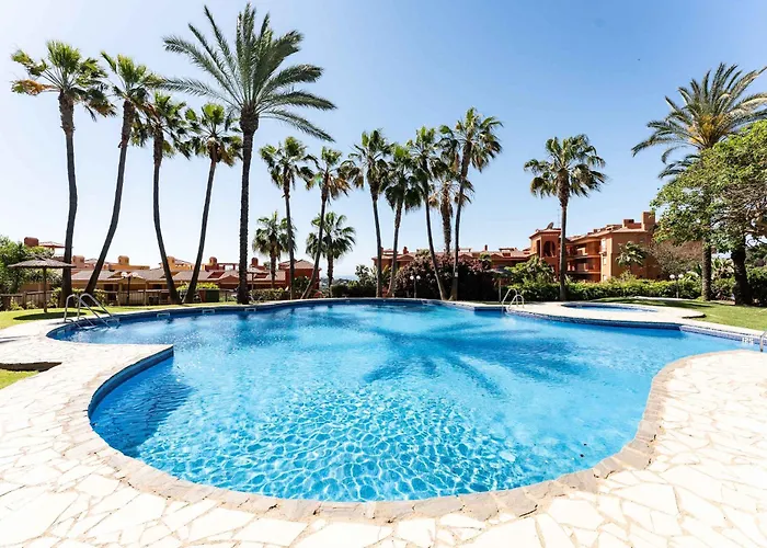Apartmento En Con Acceso Directo A La Piscina! * Marbella