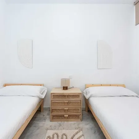 Apartmento En Con Acceso Directo A La Piscina! * Marbella
